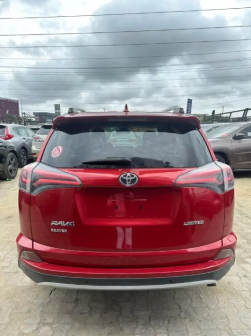 Toyota RAV 4   - 2017