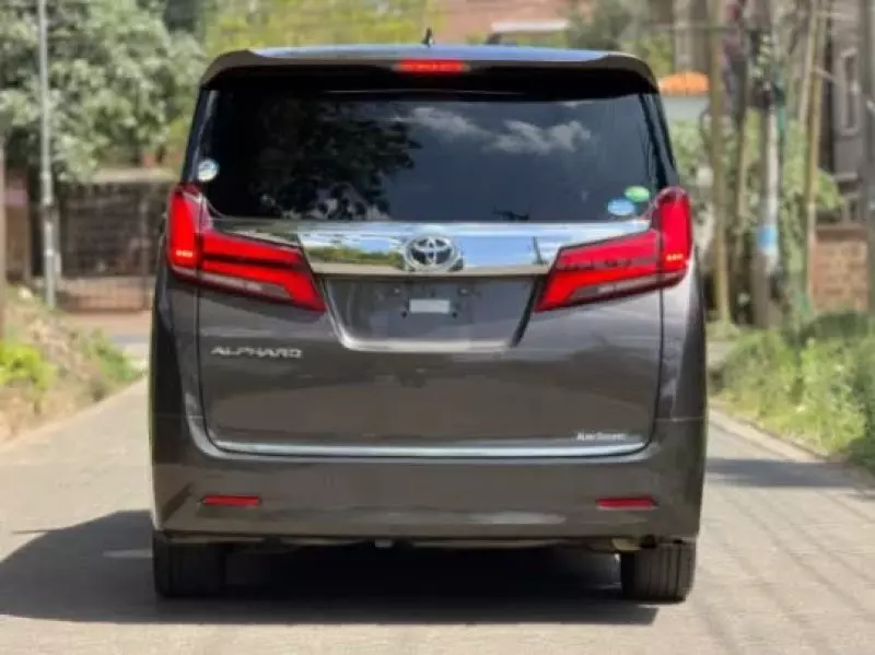 Toyota Alphard   - 2018