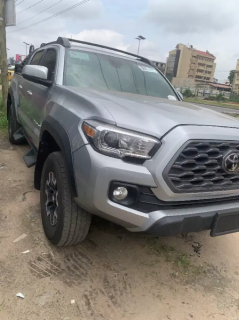 TOYOTA Tacoma   - 2023