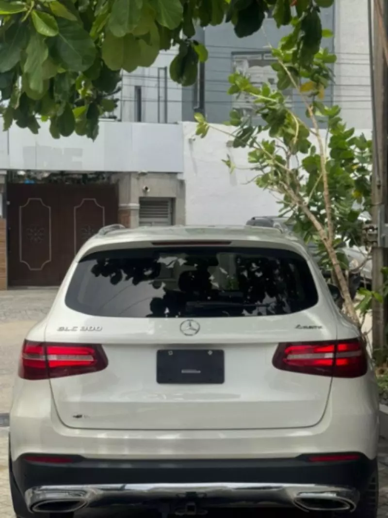 Mercedes-Benz GLC 300   - 2018
