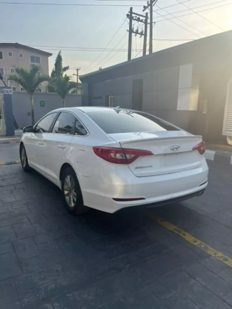 Hyundai Sonata   - 2015