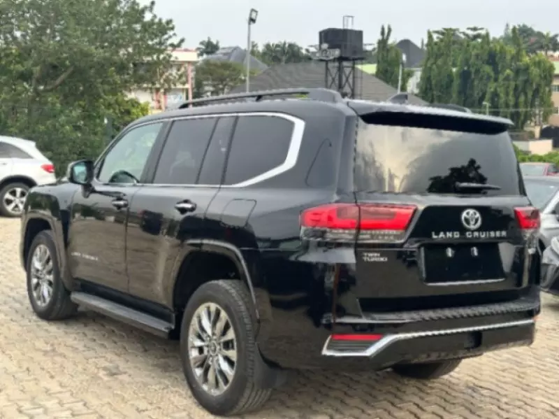 TOYOTA LANDCRUISER VXR   - 2026