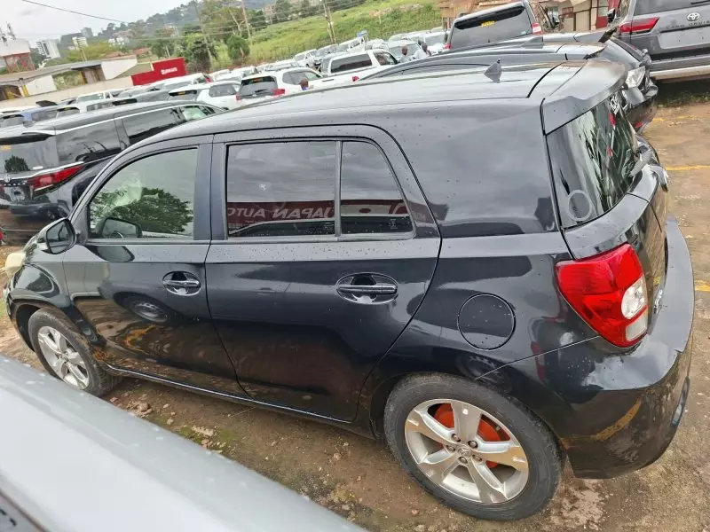 Toyota Ist    - 2012
