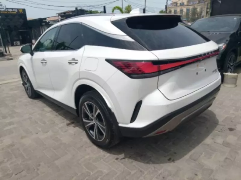 Lexus RX   - 2023
