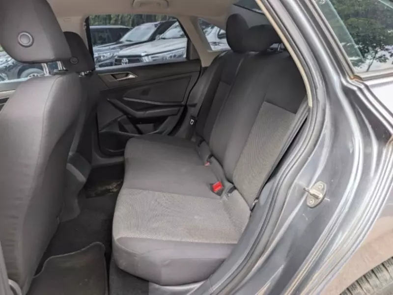 Volkswagen Jetta   - 2019