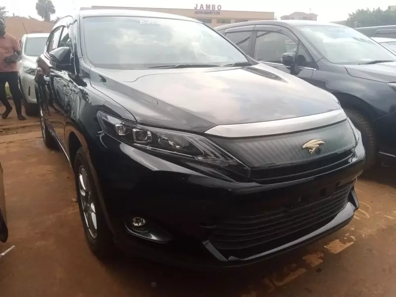 Toyota Harrier   - 2016