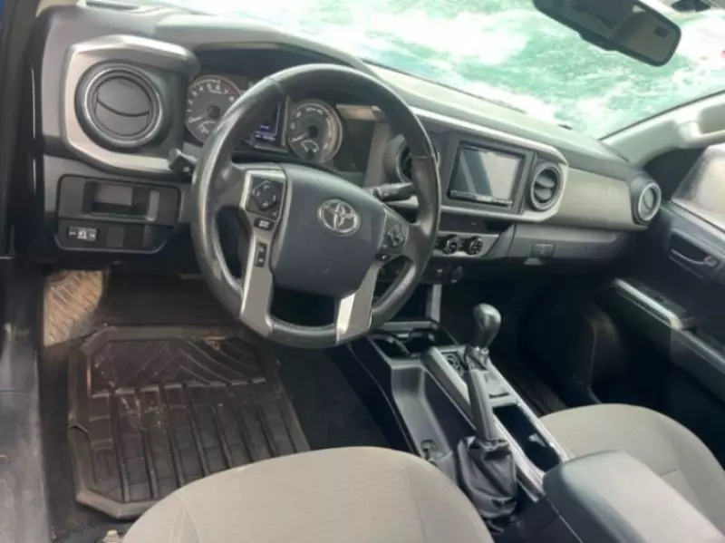TOYOTA Tacoma   - 2017