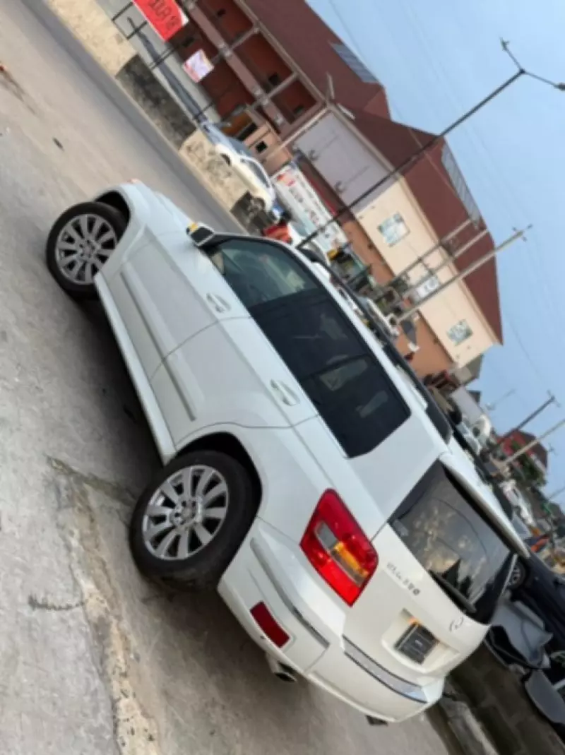 Mercedes-Benz GLK 350   - 2011
