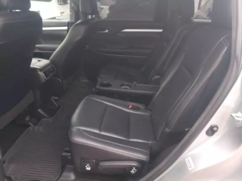 Toyota Highlander   - 2017