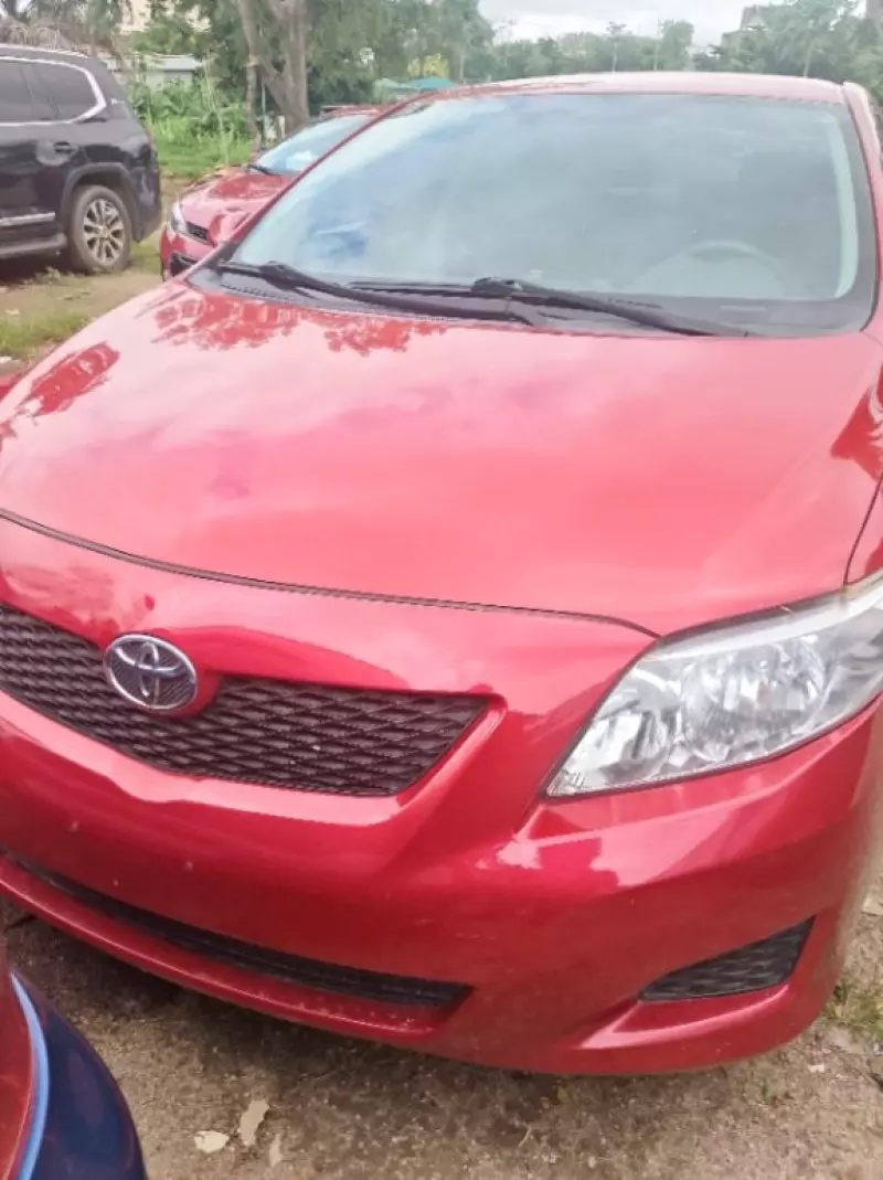 TOYOTA Corolla - 2010