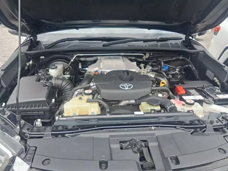TOYOTA Hilux   - 2020