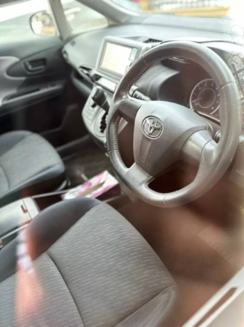 Toyota Wish   - 2012
