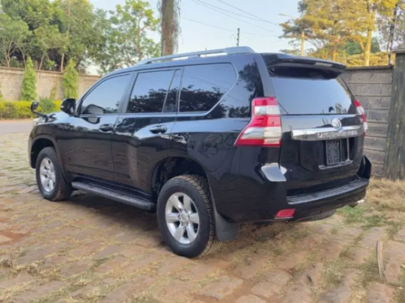 Toyota Landcruiser Prado   - 2015