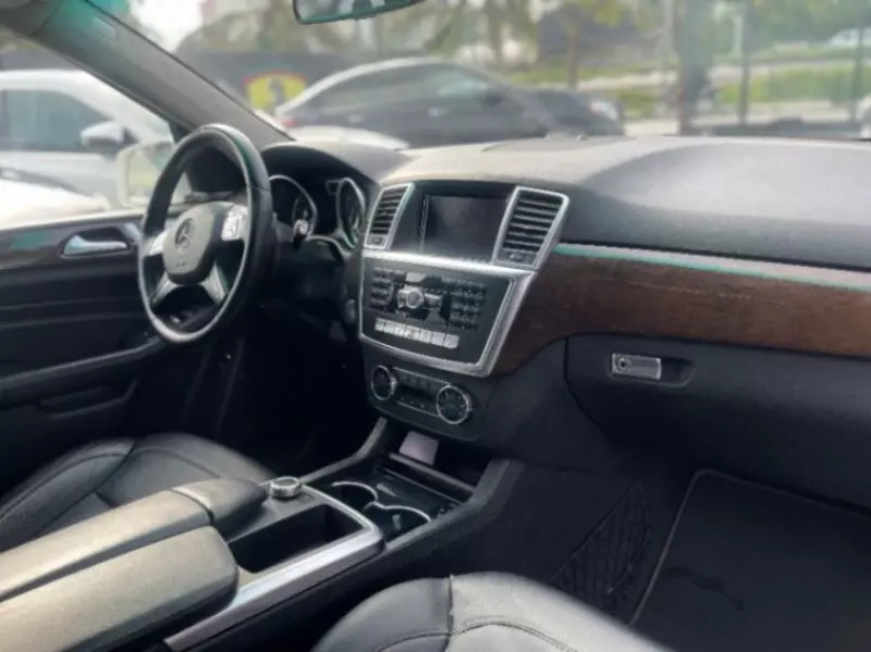 Mercedes-Benz ML 350   - 2012