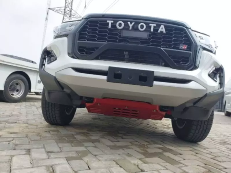 Toyota Hilux   - 2025