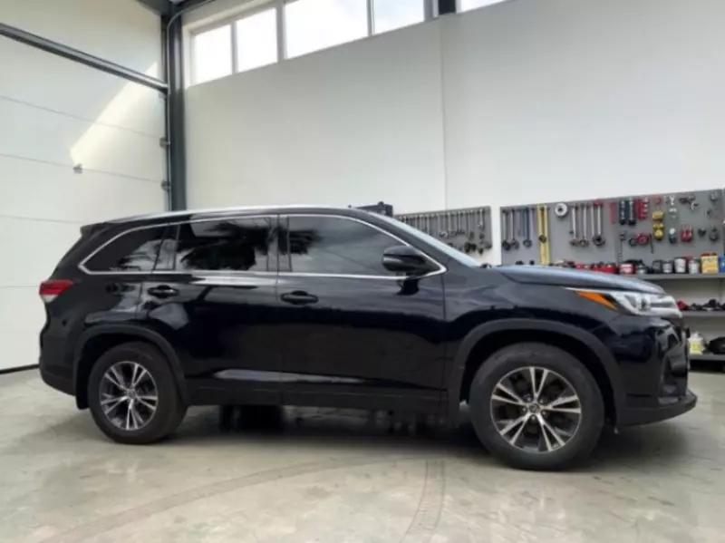Toyota Highlander   - 2016
