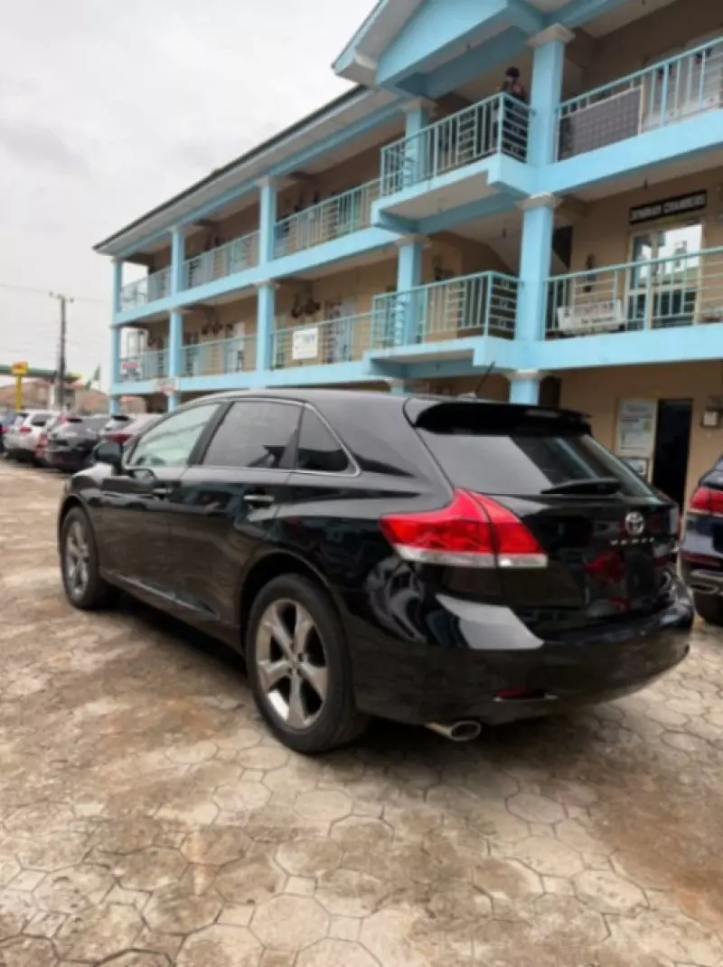 Toyota Venza   - 2011