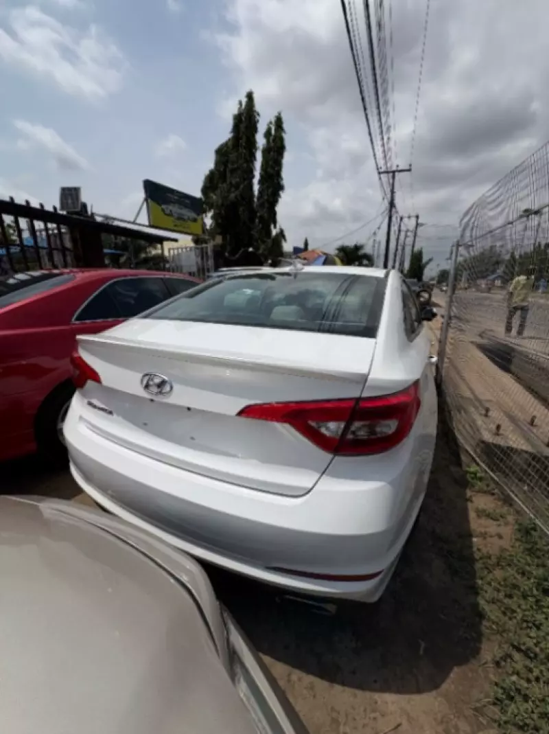 Hyundai Sonata   - 2017
