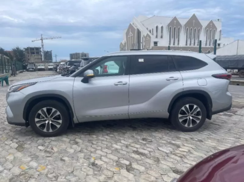 TOYOTA Highlander   - 2024