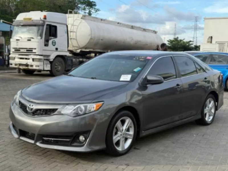 TOYOTA Camry   - 2013