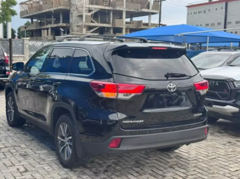 TOYOTA Highlander   - 2019