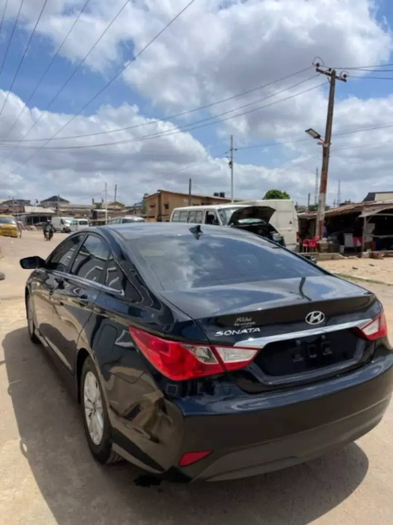 Hyundai Sonata   - 2014