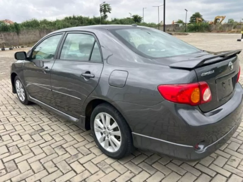TOYOTA Corolla - 2009
