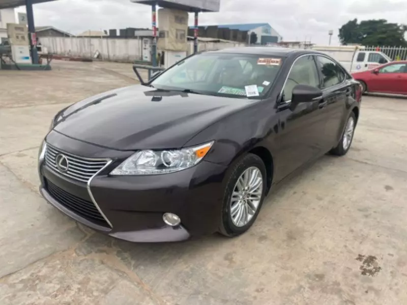 Lexus ES   - 2013