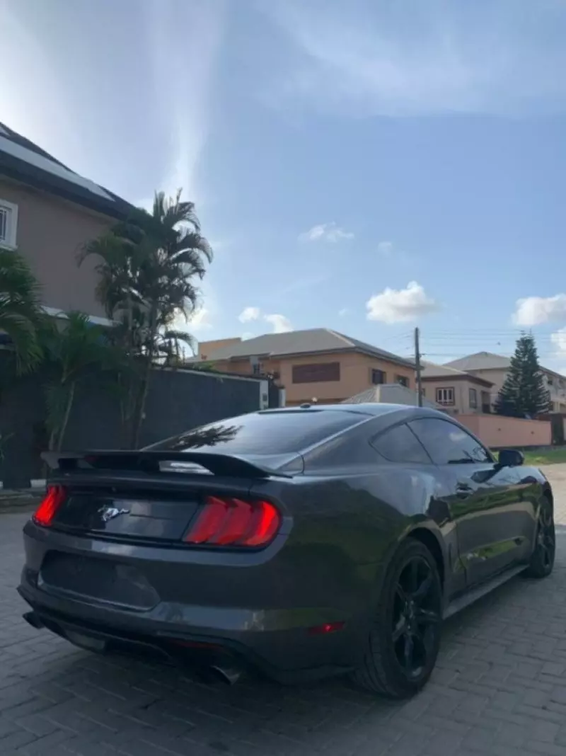 Ford Mustang   - 2018