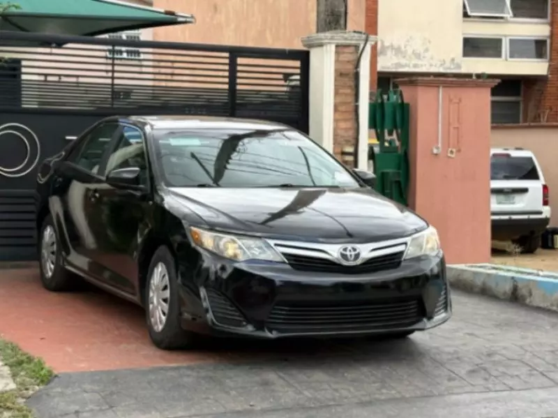 Toyota Camry - 2012