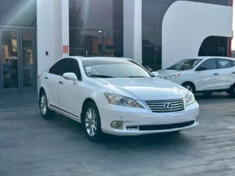 Lexus ES - 2011