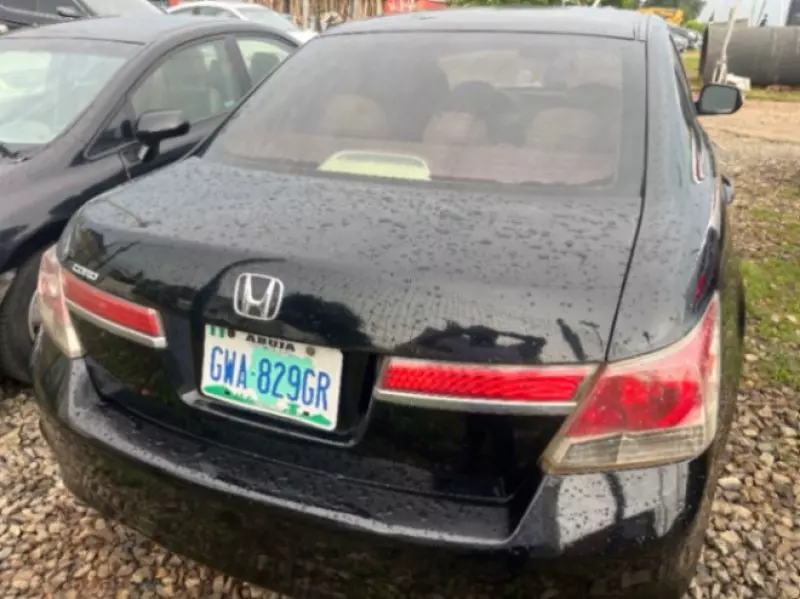 Honda Accord   - 2011