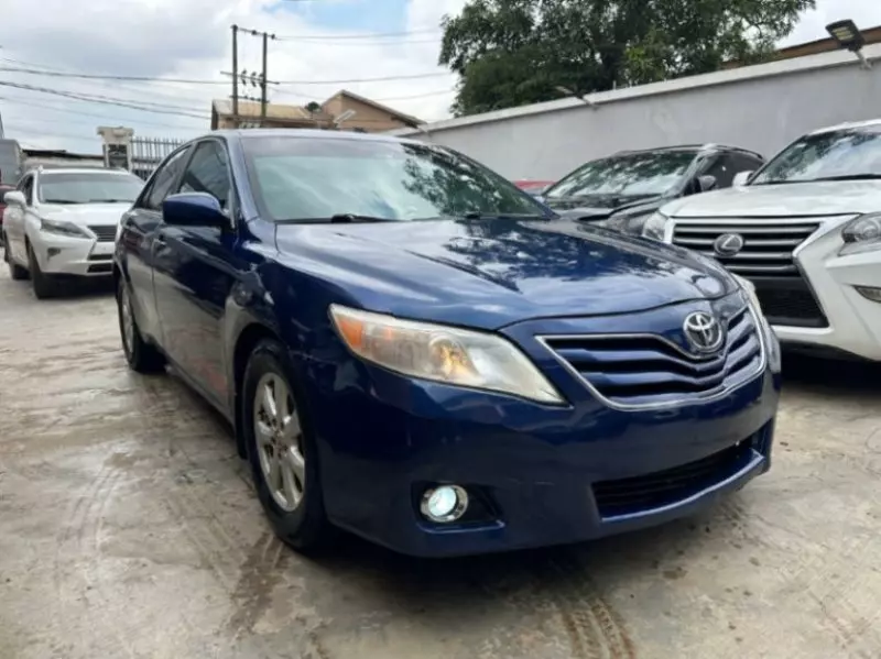 TOYOTA Camry   - 2011