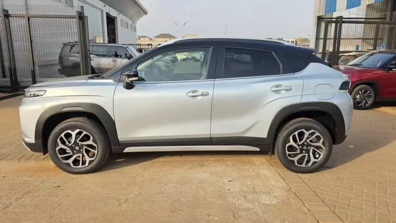 SUZUKI FRONX SUV - 2025