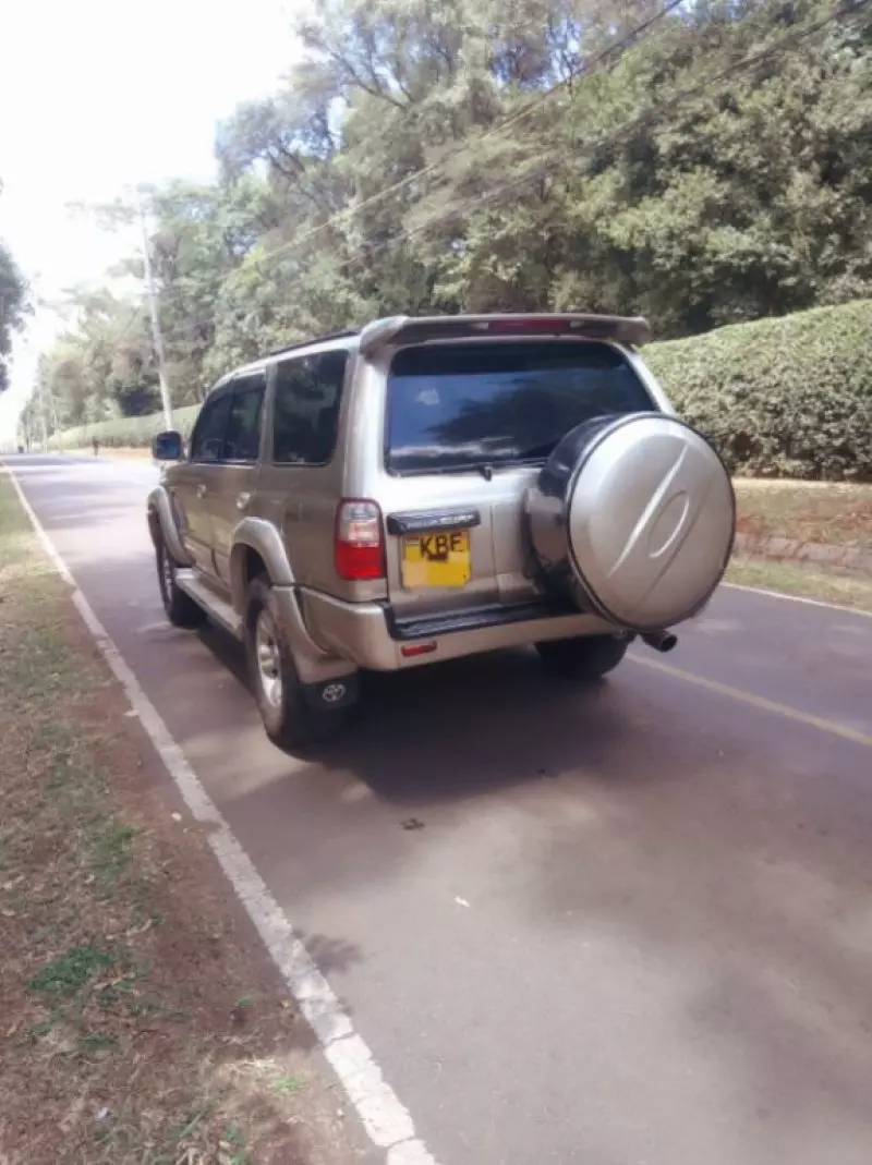 TOYOTA Hilux Surf    - 2001