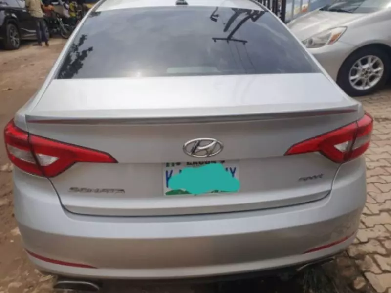 Hyundai Sonata   - 2015