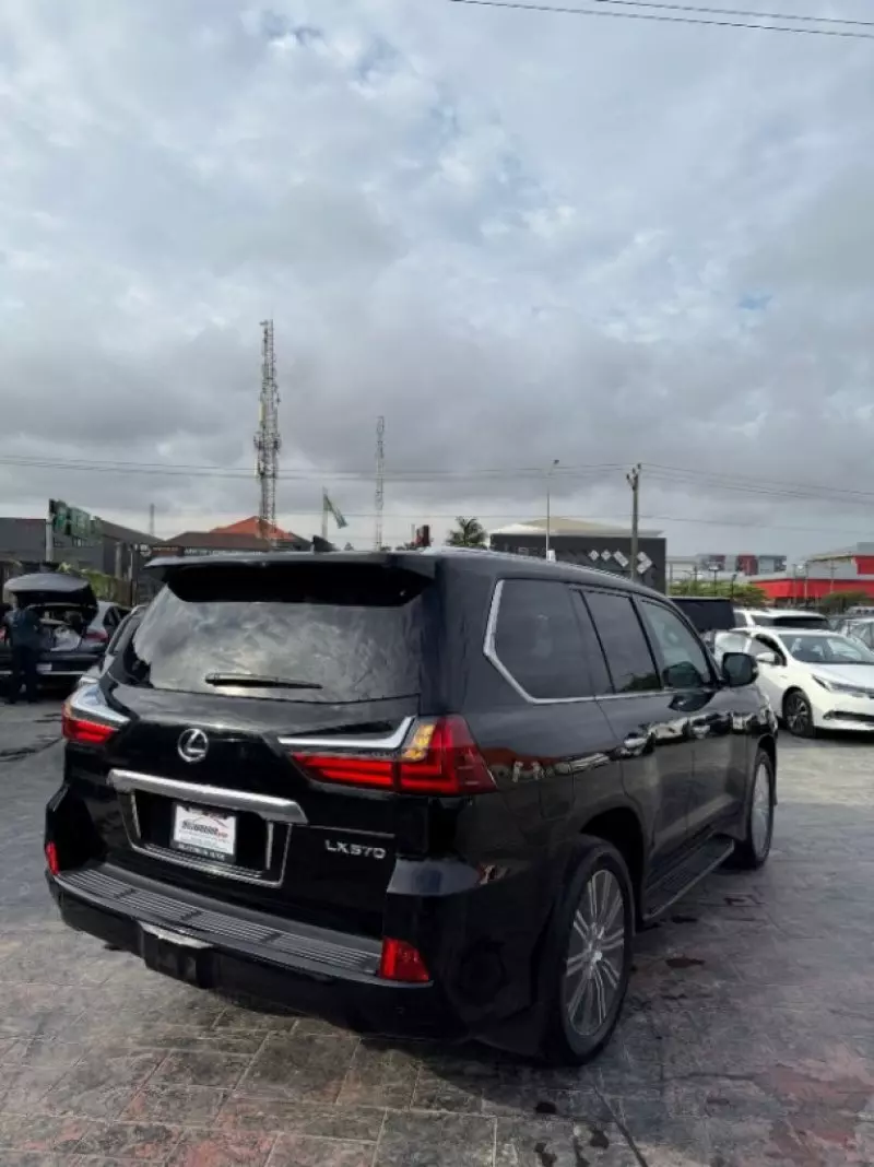 Lexus LX   - 2018