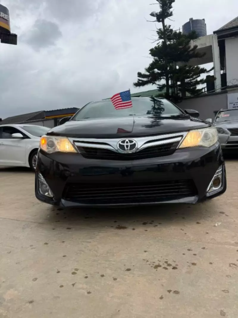 TOYOTA Camry - 2012