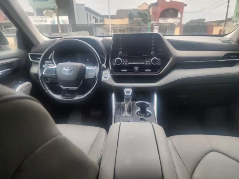TOYOTA Highlander   - 2020