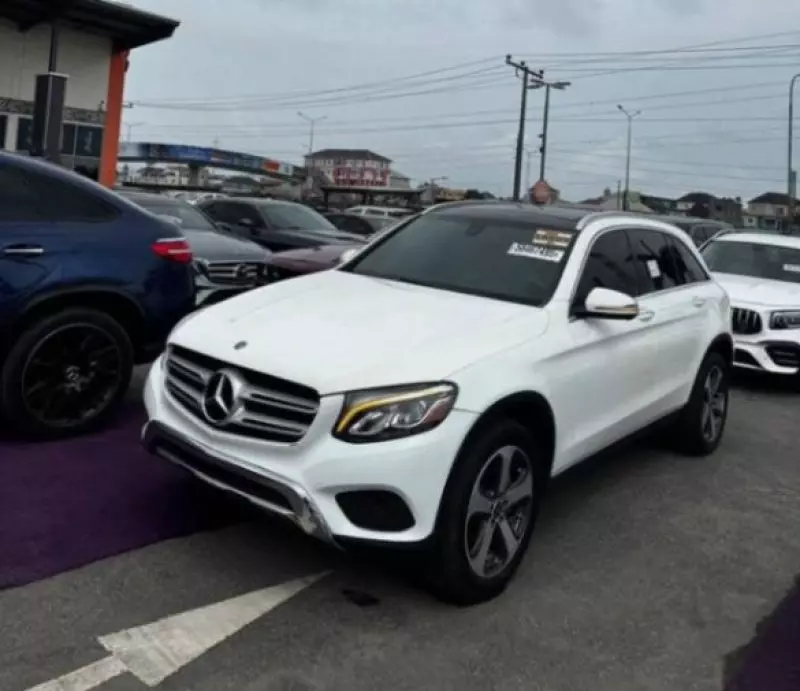 Mercedes-Benz GLC 300   - 2017
