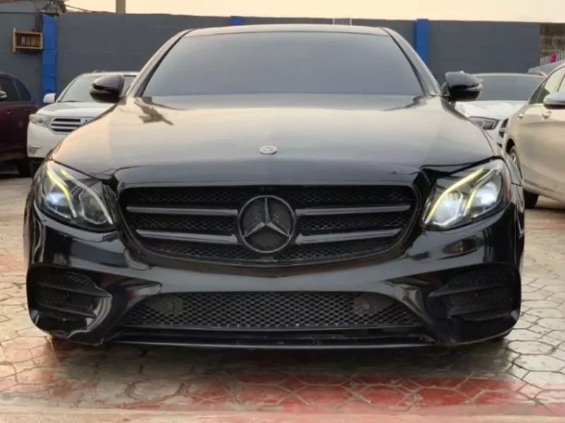 Mercedes-Benz E 300   - 2018