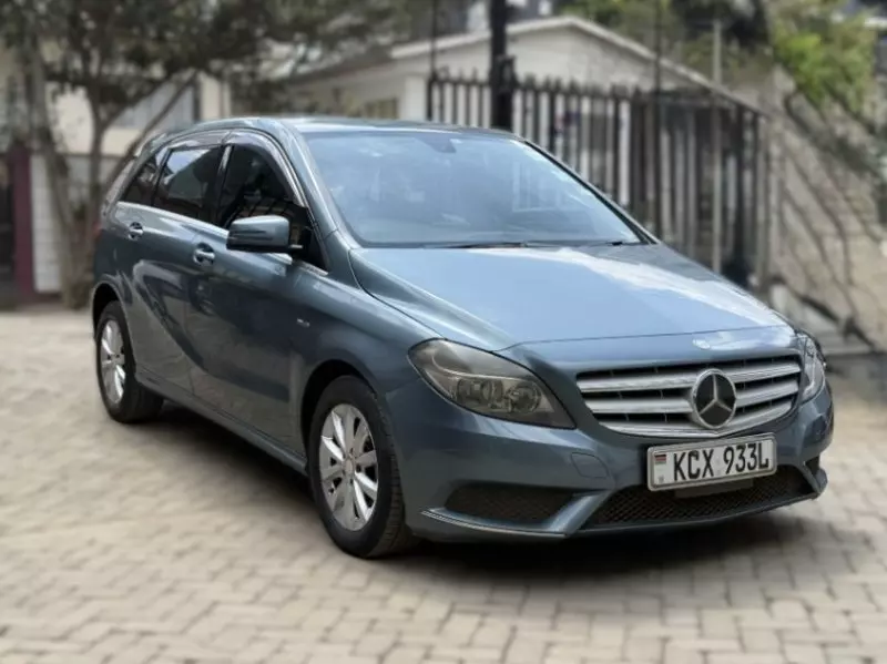 Mercedes-Benz B 180   - 2012