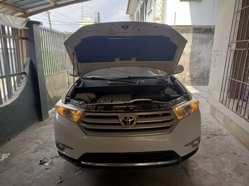 TOYOTA Highlander - 2011