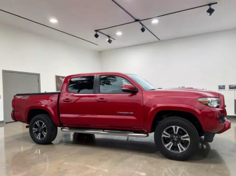 Toyota Tacoma   - 2017