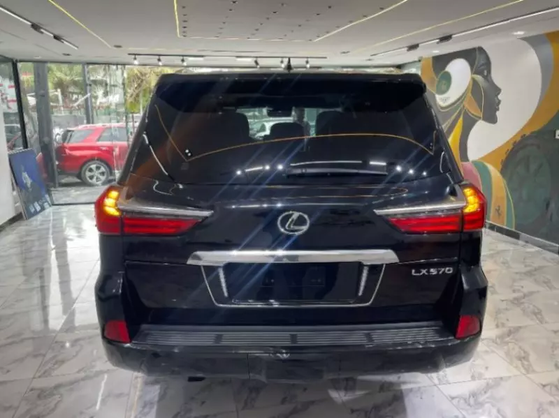 Lexus LX   - 2017