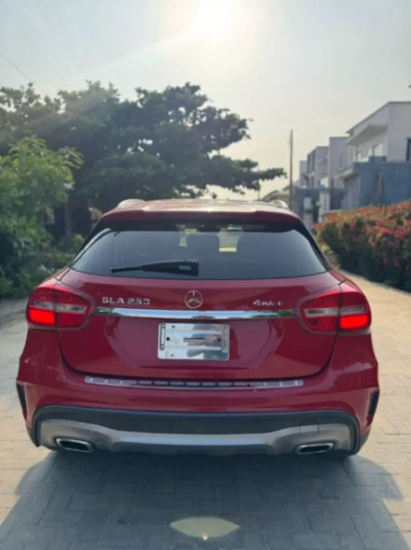 Mercedes-Benz CLA 200   - 2016