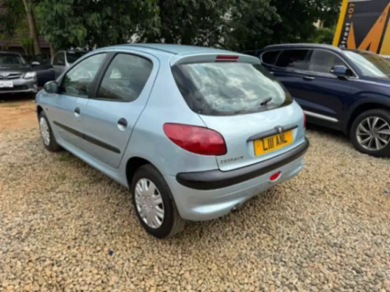 Peugeot 206   - 2005