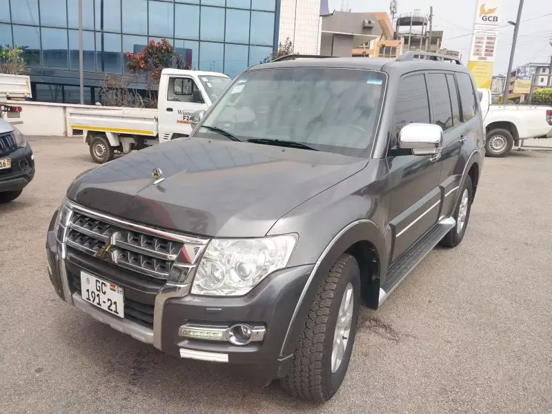 Mitsubishi Pajero - 2020