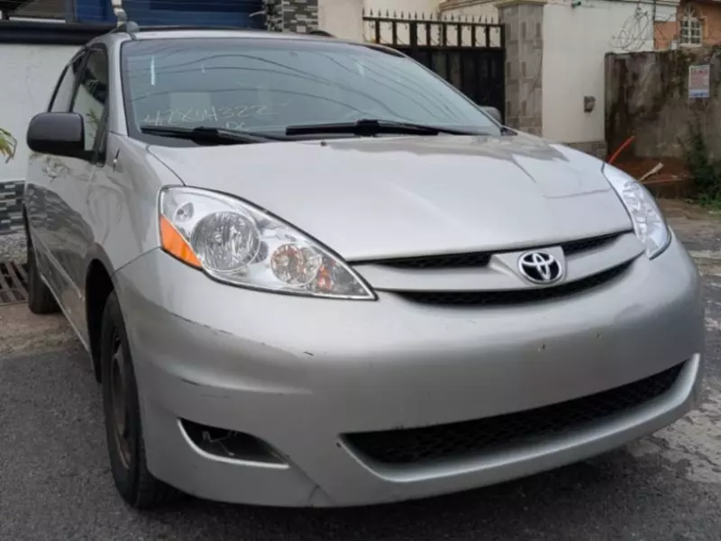TOYOTA Sienna   - 2007