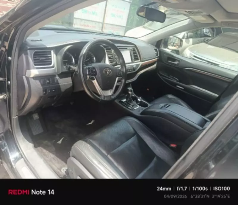 Toyota Highlander   - 2016